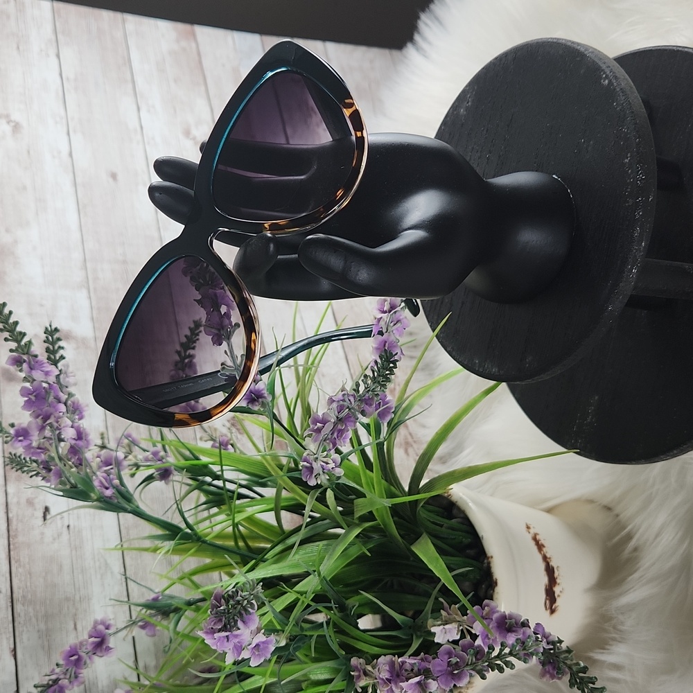 Fashion Sunglasses, women's green and Tortoise shell sunglasses. - Picture 6 of 9